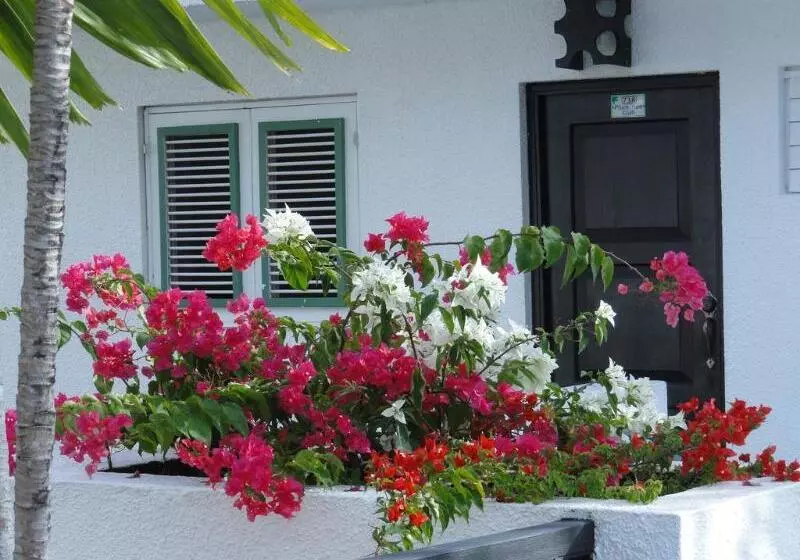 هتل Plum Tree Club