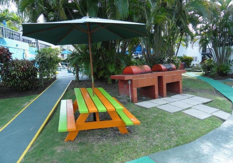 هتل Plum Tree Club