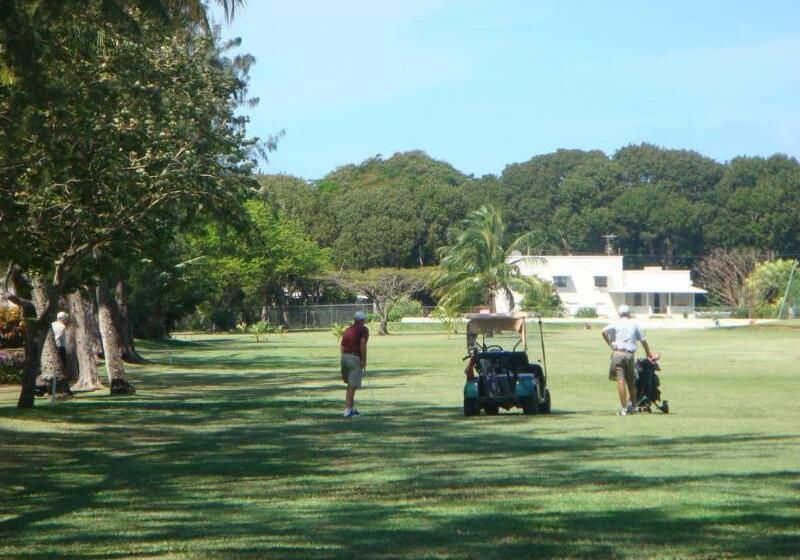 هتل Plum Tree Club