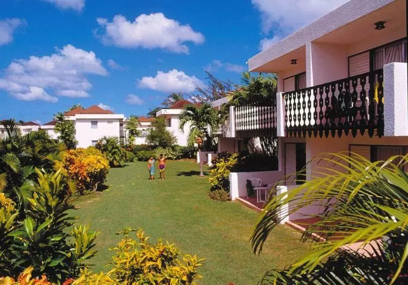 هتل Plum Tree Club