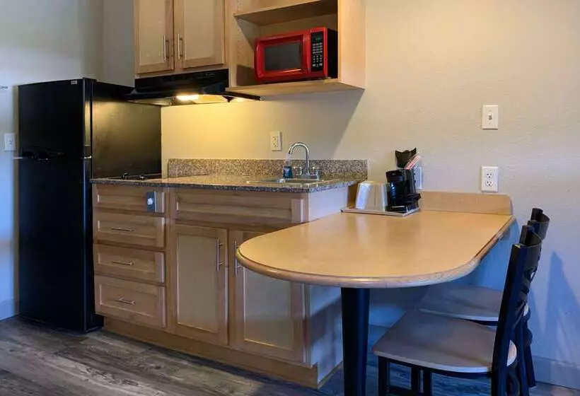 호텔 Suburban Studios Near Panama City Beach