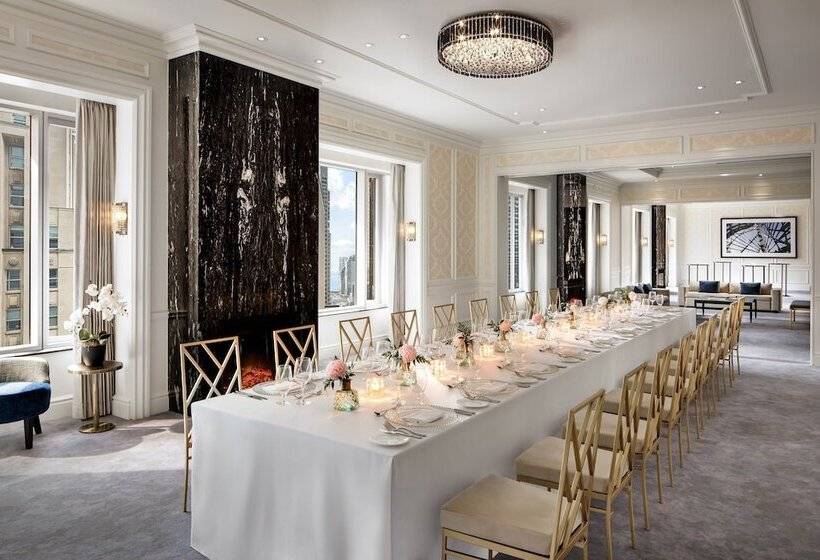 Szálloda The St. Regis Toronto