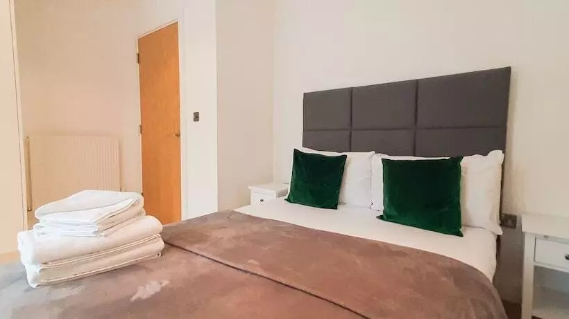 Spacious Serviced Apartments Canary Wharf