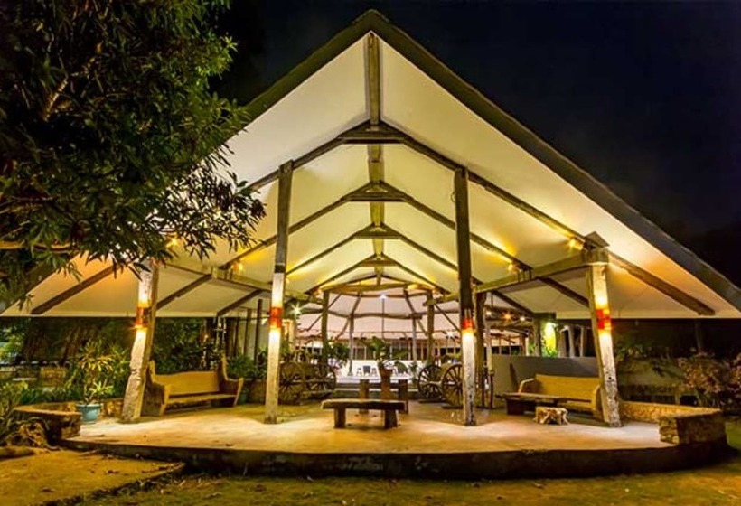 בית מלון כפרי Oldwoods By The Sea Nature Resort   Pangasinan