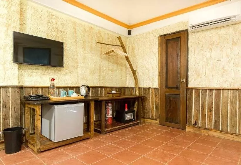 Hotelli Oldwoods By The Sea Nature Resort   Pangasinan