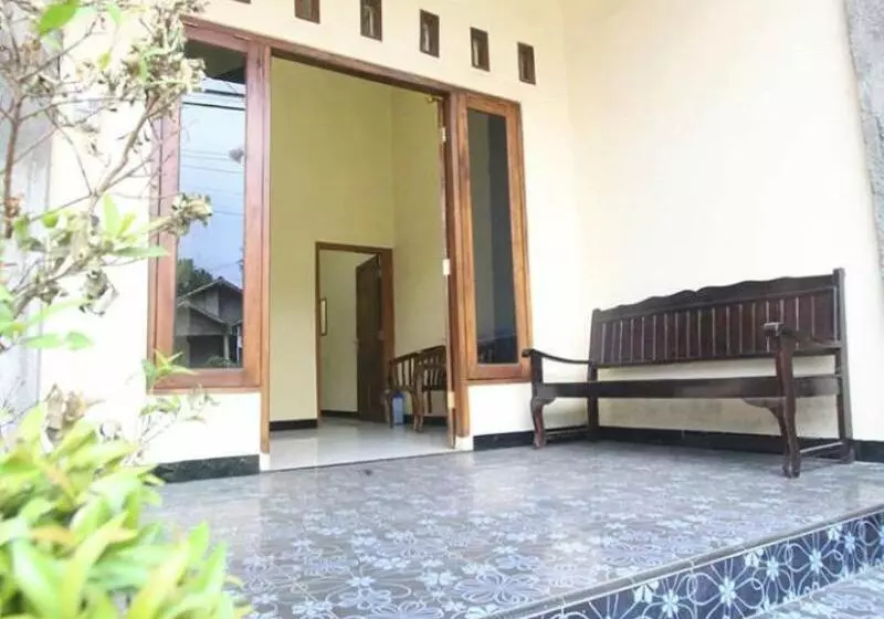 Retkeilymaja Homestay Sekar Syariah