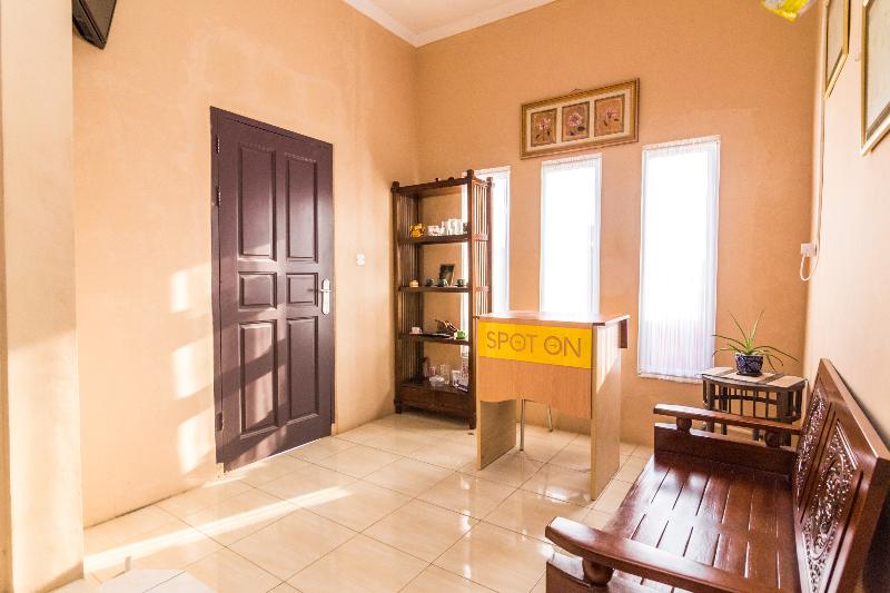 هاستل Spot On 2755 Zainab Homestay Syariah