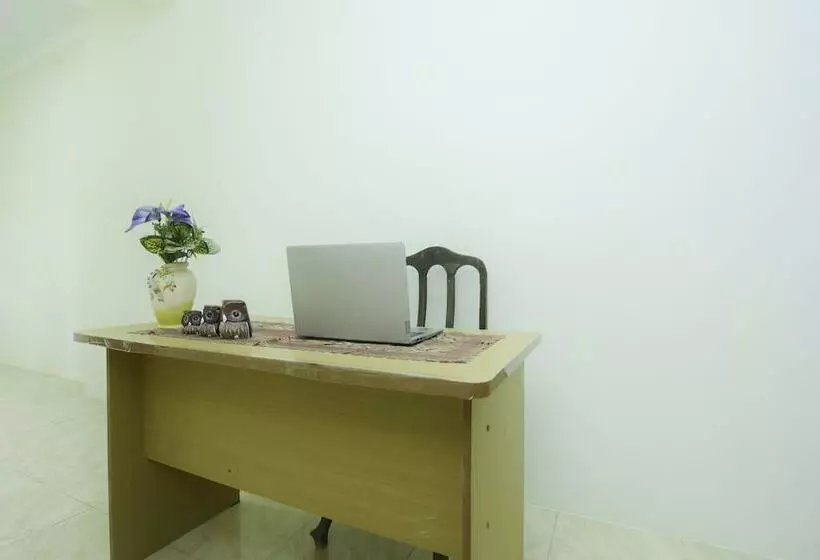 هتل Edelweiss Residence Syariah By Oyo Rooms