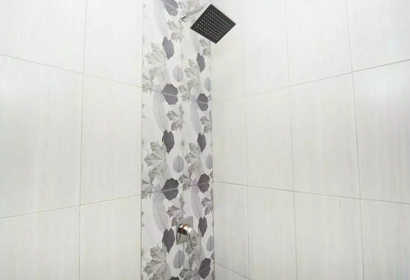 هتل Edelweiss Residence Syariah By Oyo Rooms