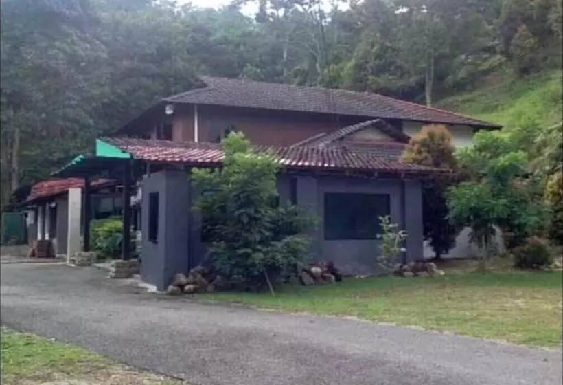 ホテル Lembin Village Sdn Bhd
