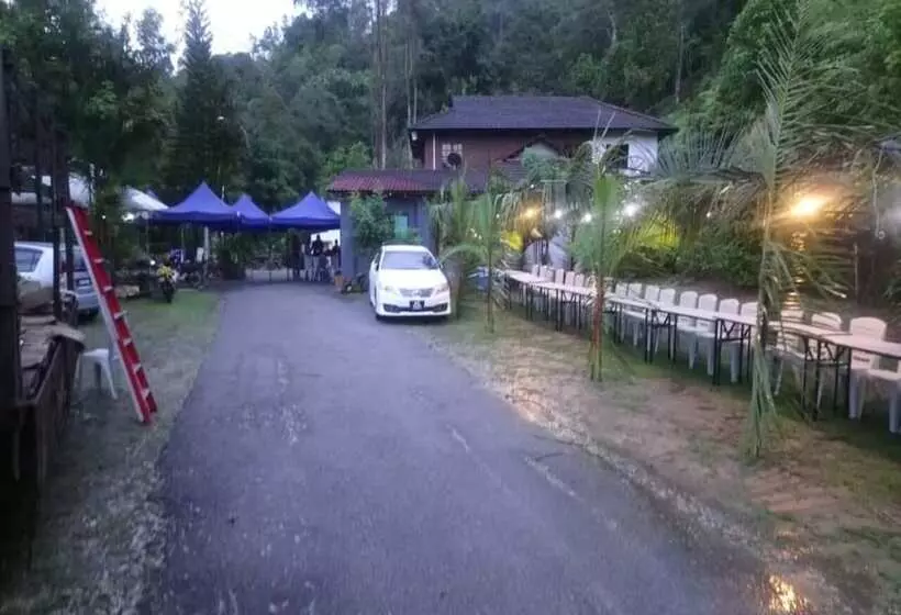 ホテル Lembin Village Sdn Bhd