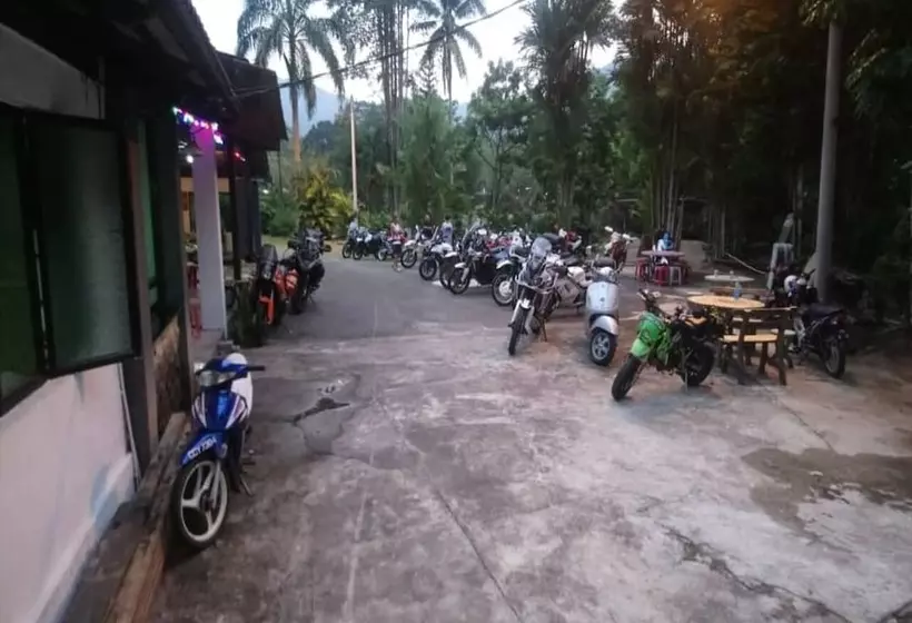 ホテル Lembin Village Sdn Bhd