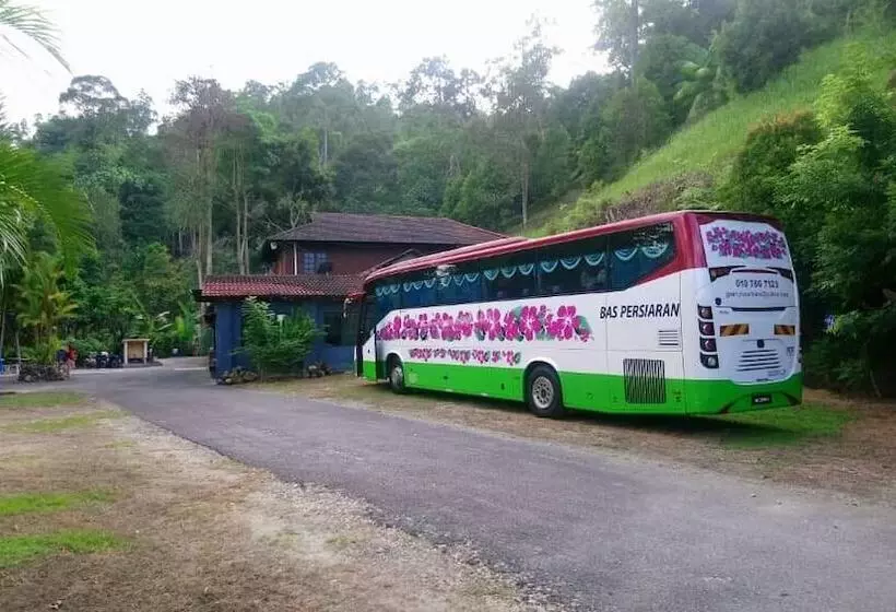 ホテル Lembin Village Sdn Bhd