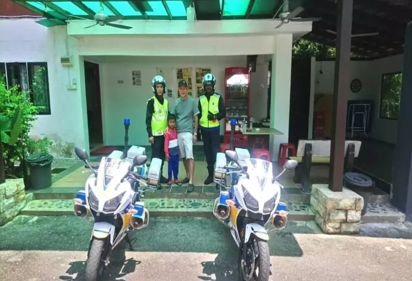 ホテル Lembin Village Sdn Bhd