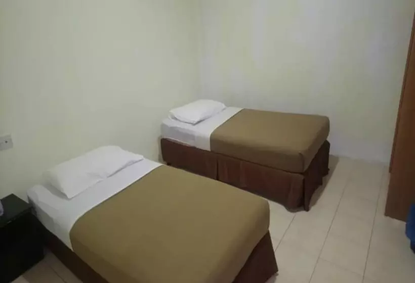 ホテル Lembin Village Sdn Bhd