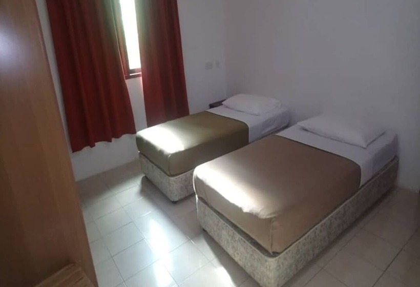 בית מלון כפרי Lembin Village Sdn Bhd