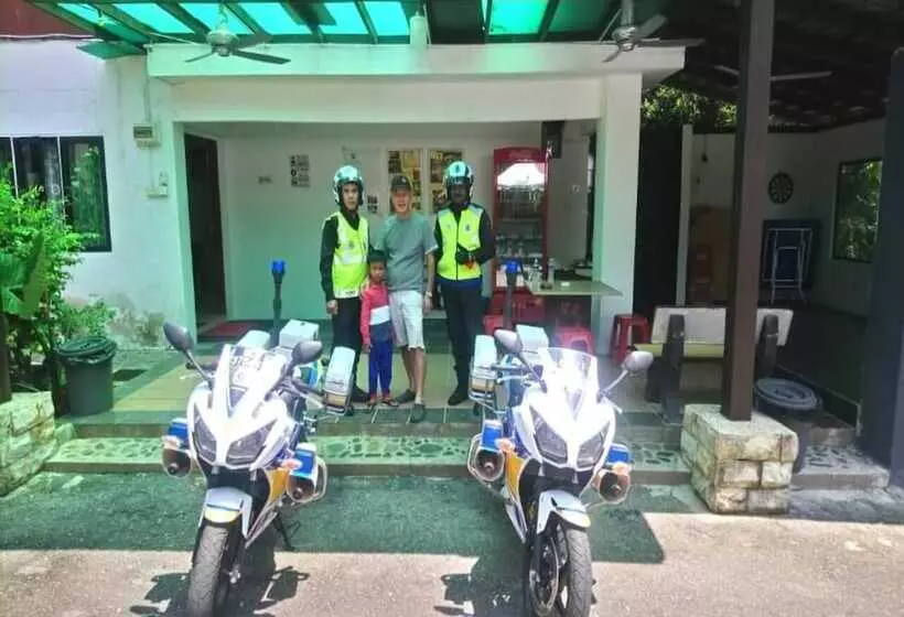 ホテル Lembin Village Sdn Bhd