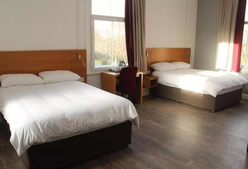 Park Hotel & Apartments