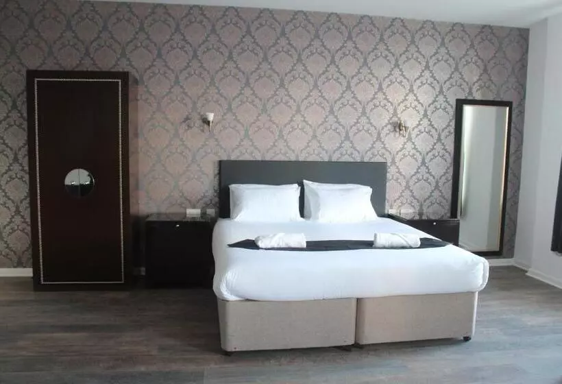 Park Hotel & Apartments