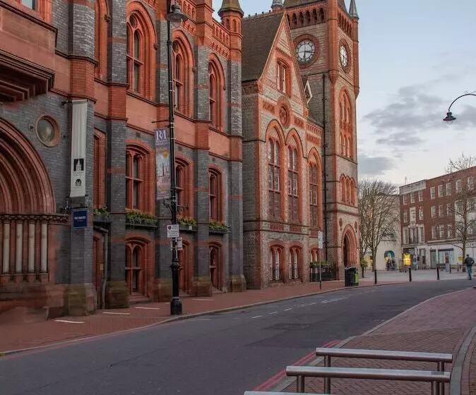 Hotelli Premier Suites Reading