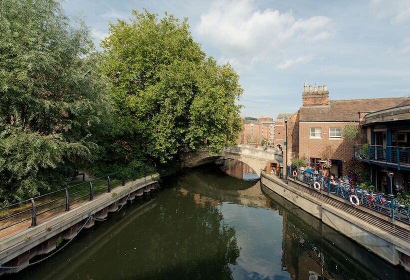 فندق Premier Suites Reading