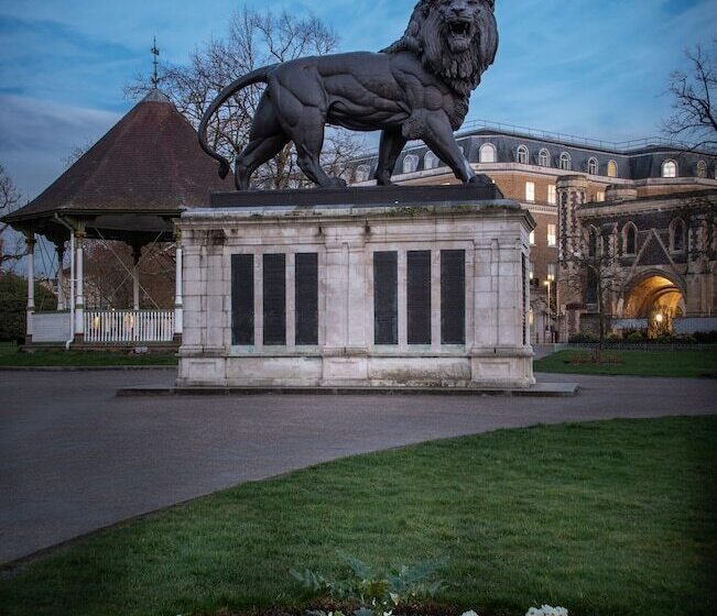 فندق Premier Suites Reading