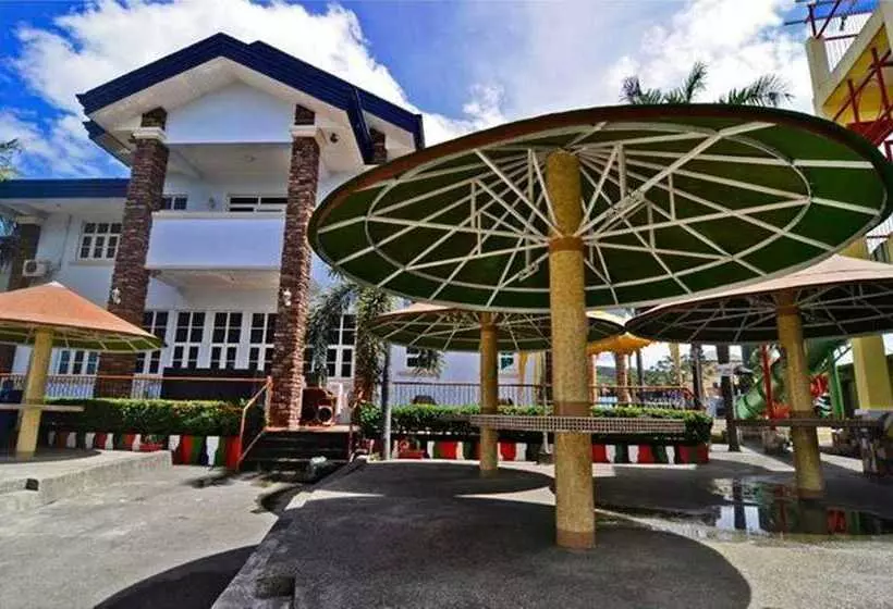 Hotelli Villa Jhoana Resort