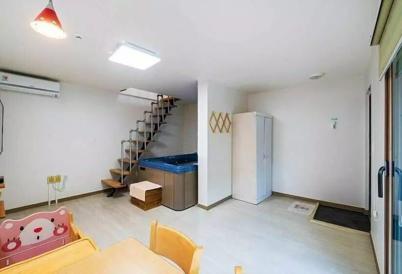 ホテル Maidu Pension