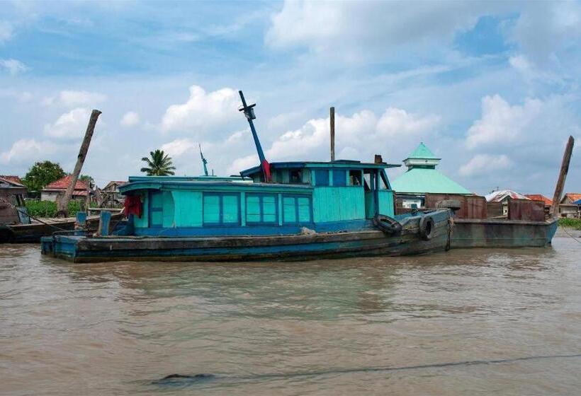 Hotel Reddoorz Plus @ Jalan Veteran Palembang