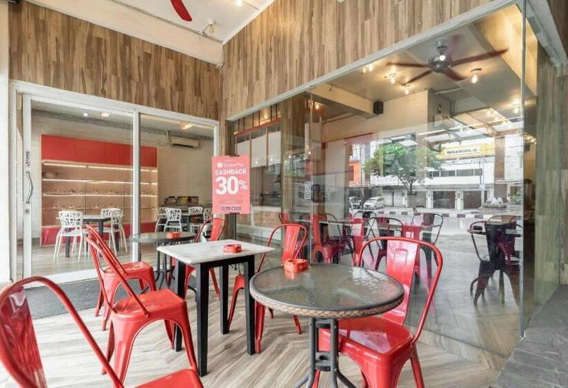 Hotel Reddoorz Plus @ Jalan Veteran Palembang