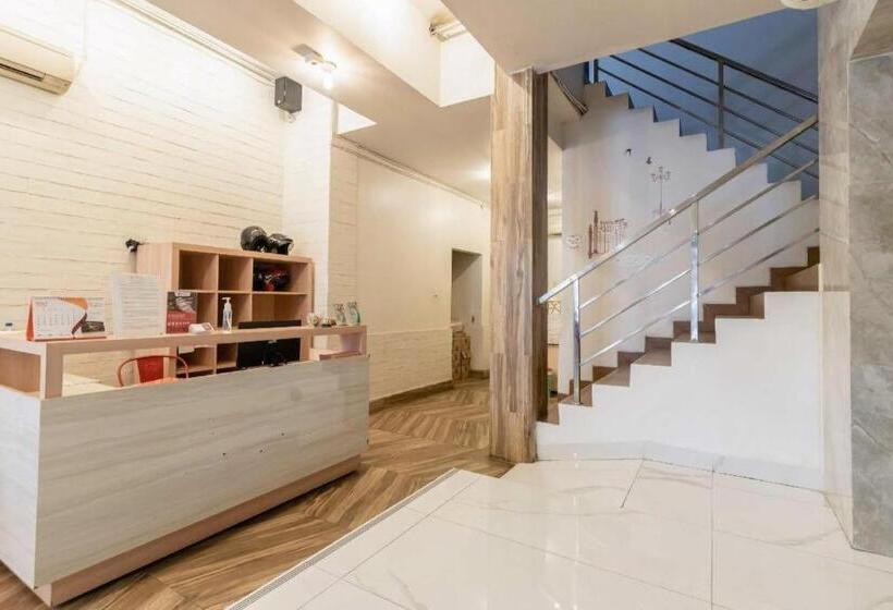 Hotel Reddoorz Plus @ Jalan Veteran Palembang