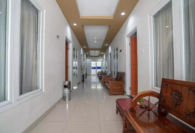 هتل Reddoorz Plus Near Palembang Airport 3