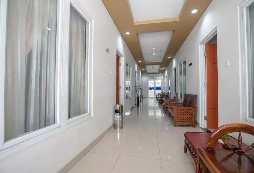 هتل Reddoorz Plus Near Palembang Airport 3
