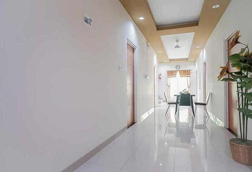 Hotel Reddoorz Plus Near Palembang Airport 3