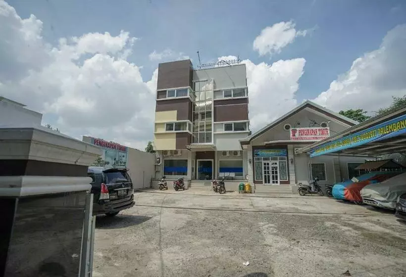 هتل Reddoorz Plus Near Palembang Airport 3