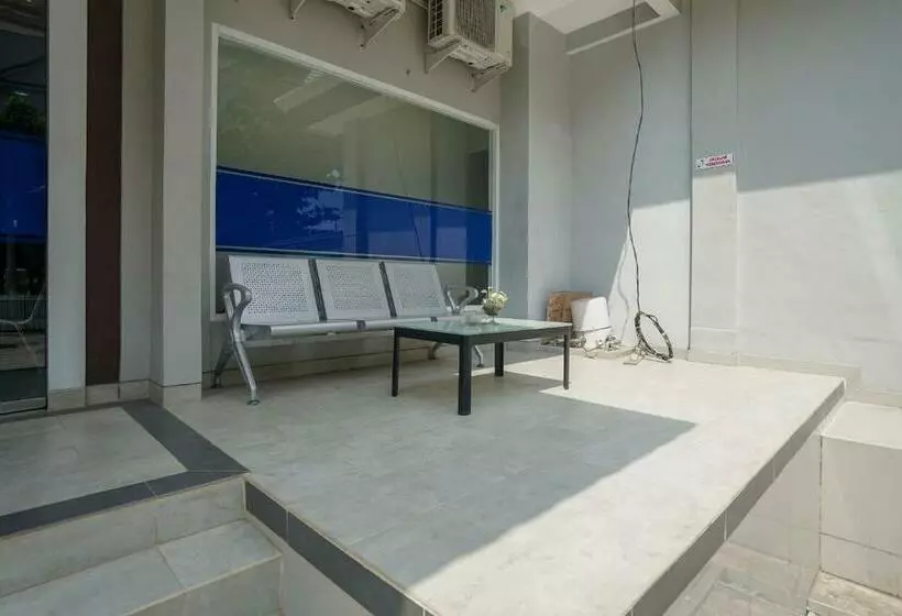 هتل Reddoorz Plus Near Palembang Airport 3