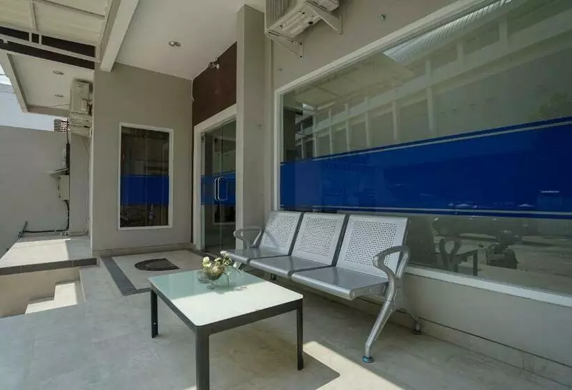 هتل Reddoorz Plus Near Palembang Airport 3
