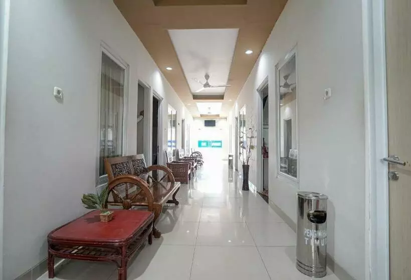 هتل Reddoorz Plus Near Palembang Airport 3