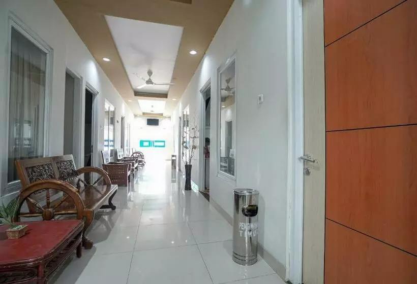 هتل Reddoorz Plus Near Palembang Airport 3