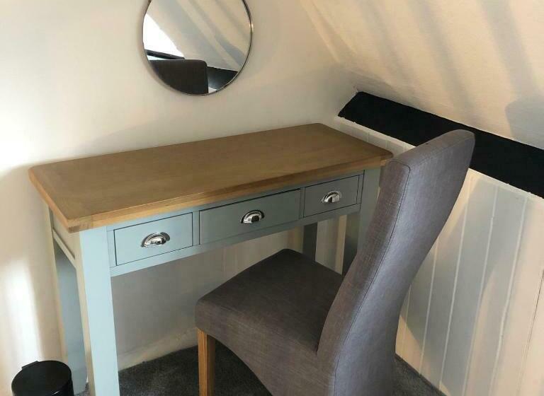 هتل The Little Angel