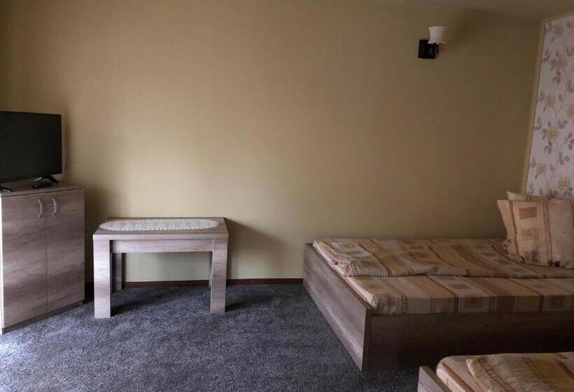 هاستل Pensiunea Mirela Peștera Urșilor