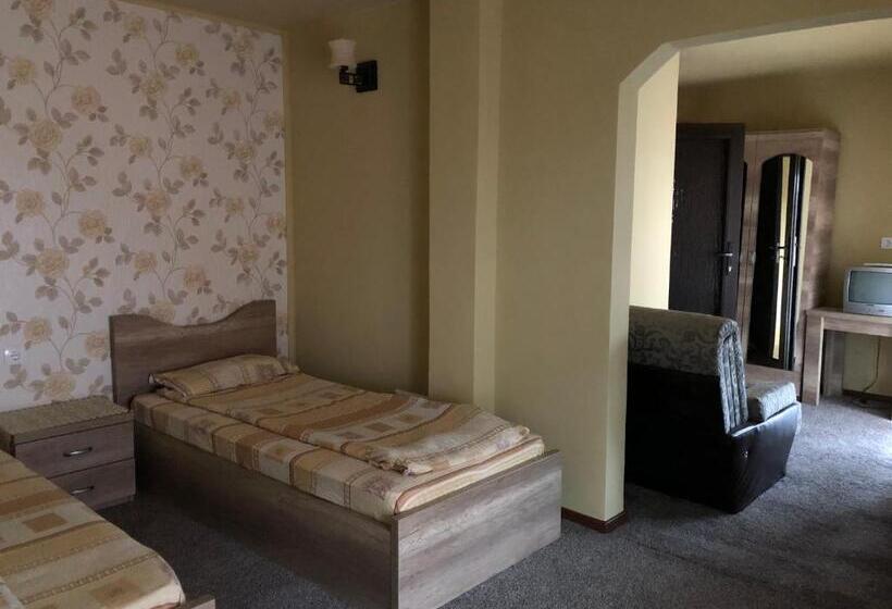 هاستل Pensiunea Mirela Peștera Urșilor