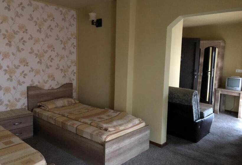 هاستل Pensiunea Mirela Peștera Urșilor