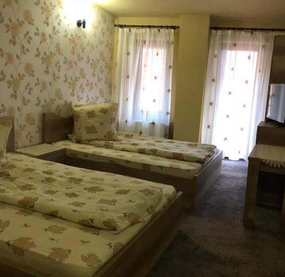 هاستل Pensiunea Mirela Peștera Urșilor