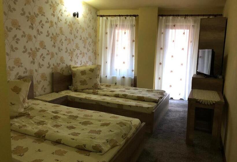 هاستل Pensiunea Mirela Peștera Urșilor