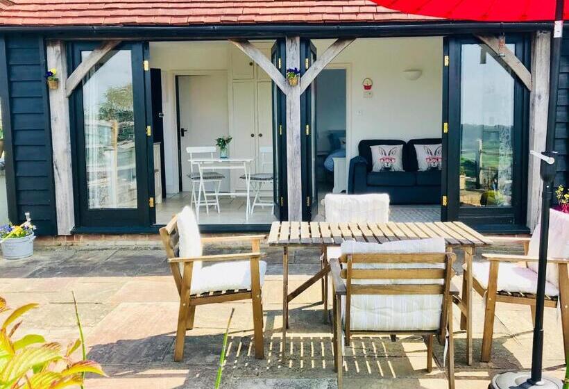 مبيت وإفطار The Cow Hide