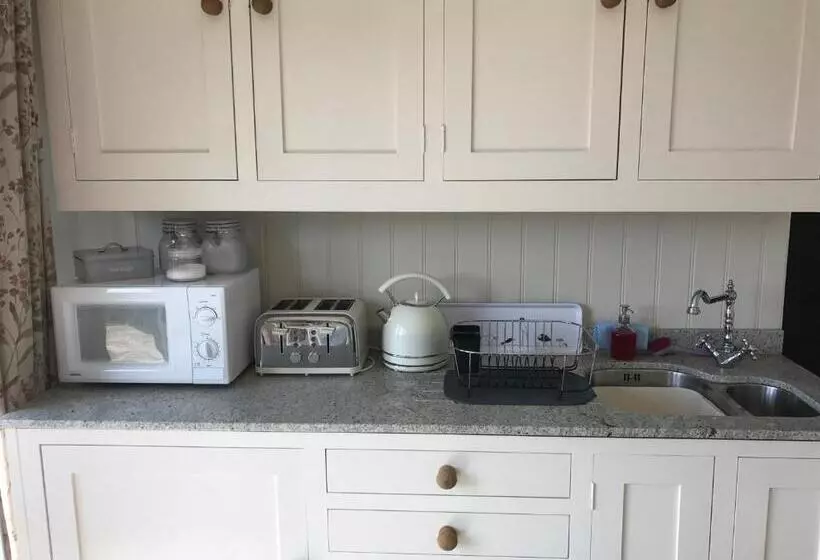 Aamiaismajoitus (B&B) The Cow Hide