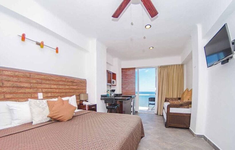 Отель Boutique Suites Nadia Bucerias