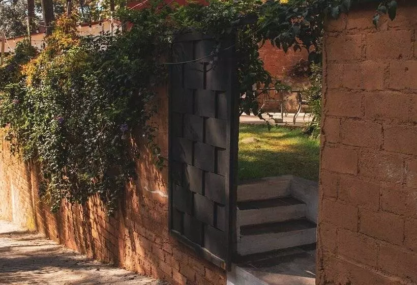 Encino House Hotel Boutique