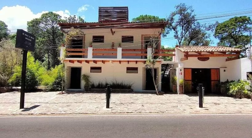 Encino House Hotel Boutique